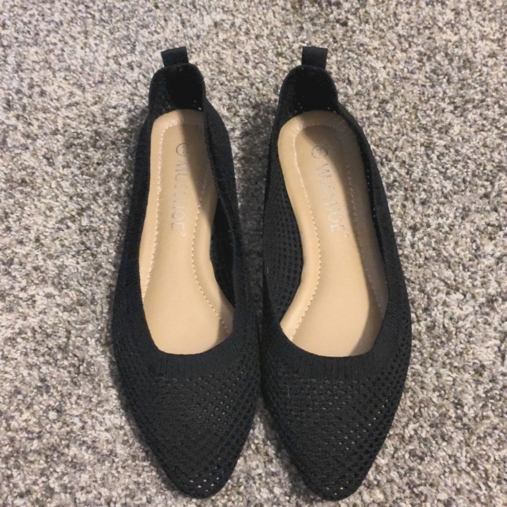 Like new, size 7 Musshoe